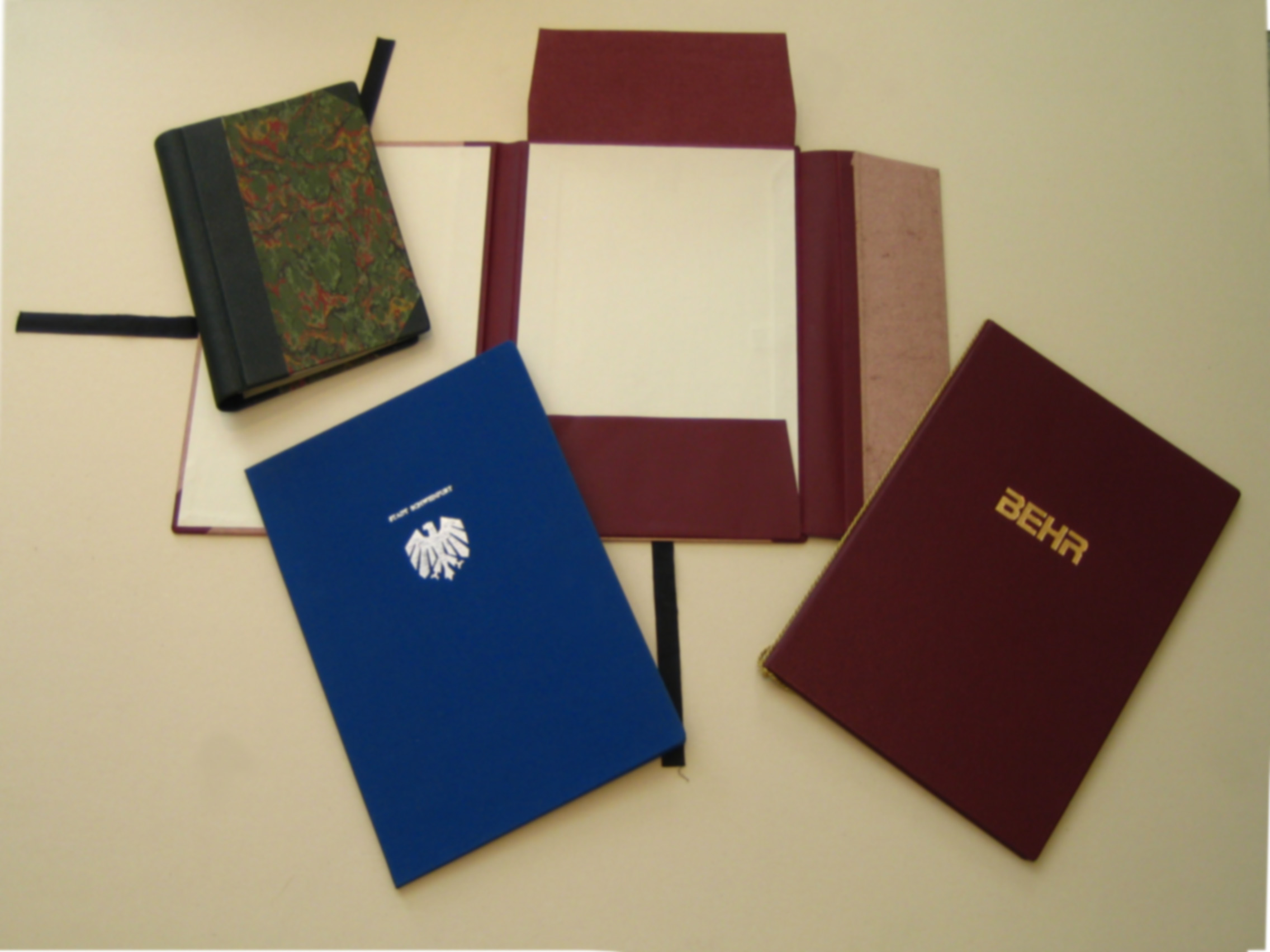 Buch binden - Mappen in Leder und Leinen