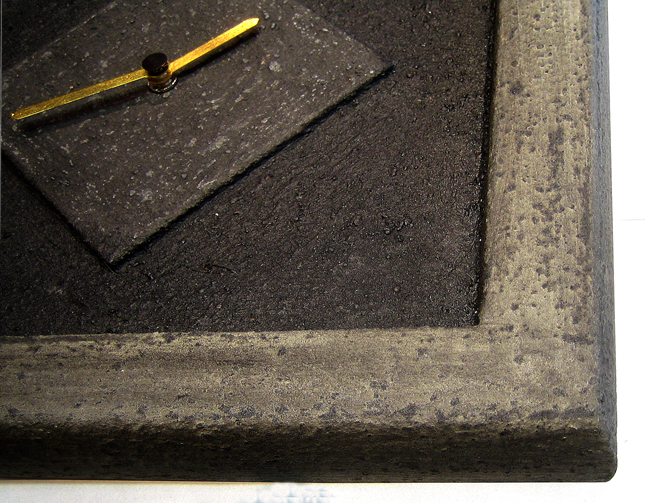 Steinzeit 1 - Steinrahmen mit Uhr - Zifferblatt in Echtgold - Ausschnitt