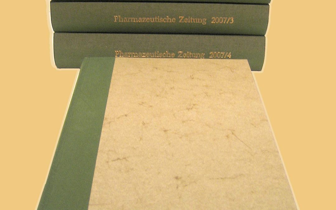 Halbleineneinbände mit Titelprägung