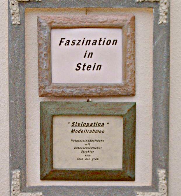 Steinrahmen 20 mit Verzierung